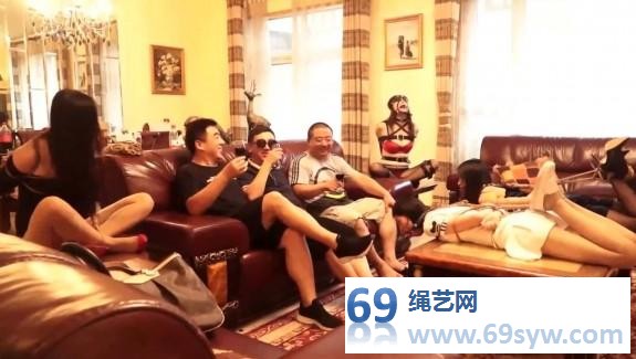 逍遥剧情 《同好交流》下部 模特 李然,文清,夏炎,王钰/26分钟 逍遥剧情 《同好交流》下部 模特 李然,文清,夏炎,王钰/26分钟