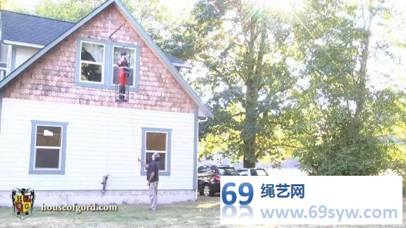  家具站 把老婆穿胶衣拘束起来装在笼子里 再藏到客厅地下/18分钟