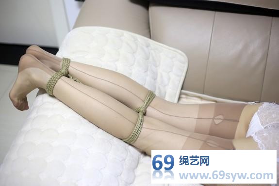 手指间的旋律_【旋律《七夜》】第一夜 紧缚放置 OL装 /54分钟