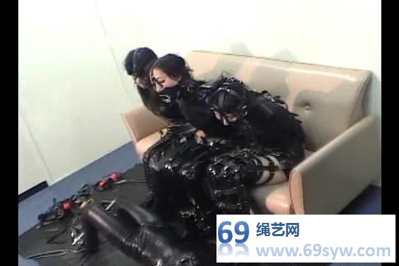 team mikey FSZ13皮具紧身衣大聚会 四个少妇被皮具拘束/35分钟