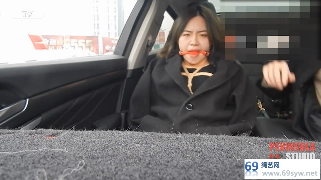  半岛束艺台_海语冬季户外紧缚 第二集 被紧缚着戴着口塞逛超市/37分钟