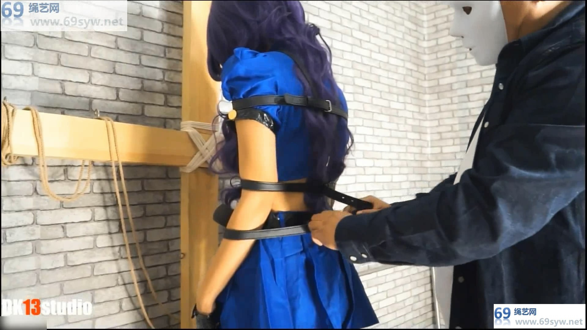 DK-13_落入陷阱的女井 完整版 附赠模特show 圆圆 剧情/63分钟