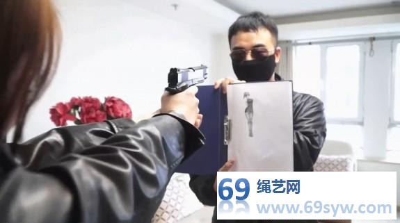 逍遥剧情 King 佟娅 缚美魔画上 /24分钟 逍遥剧情 King 佟娅 缚美魔画上 /24分钟