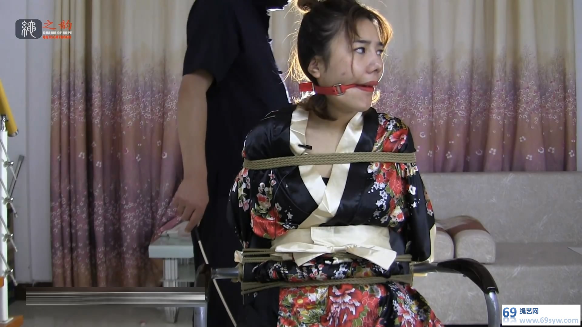  绳之韵_安琪 情趣和服 残酷绳虐 下 和服 捆足 内置/29分钟