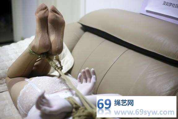 手指间的旋律_【旋律《七夜》】第一夜 紧缚放置 OL装 /54分钟