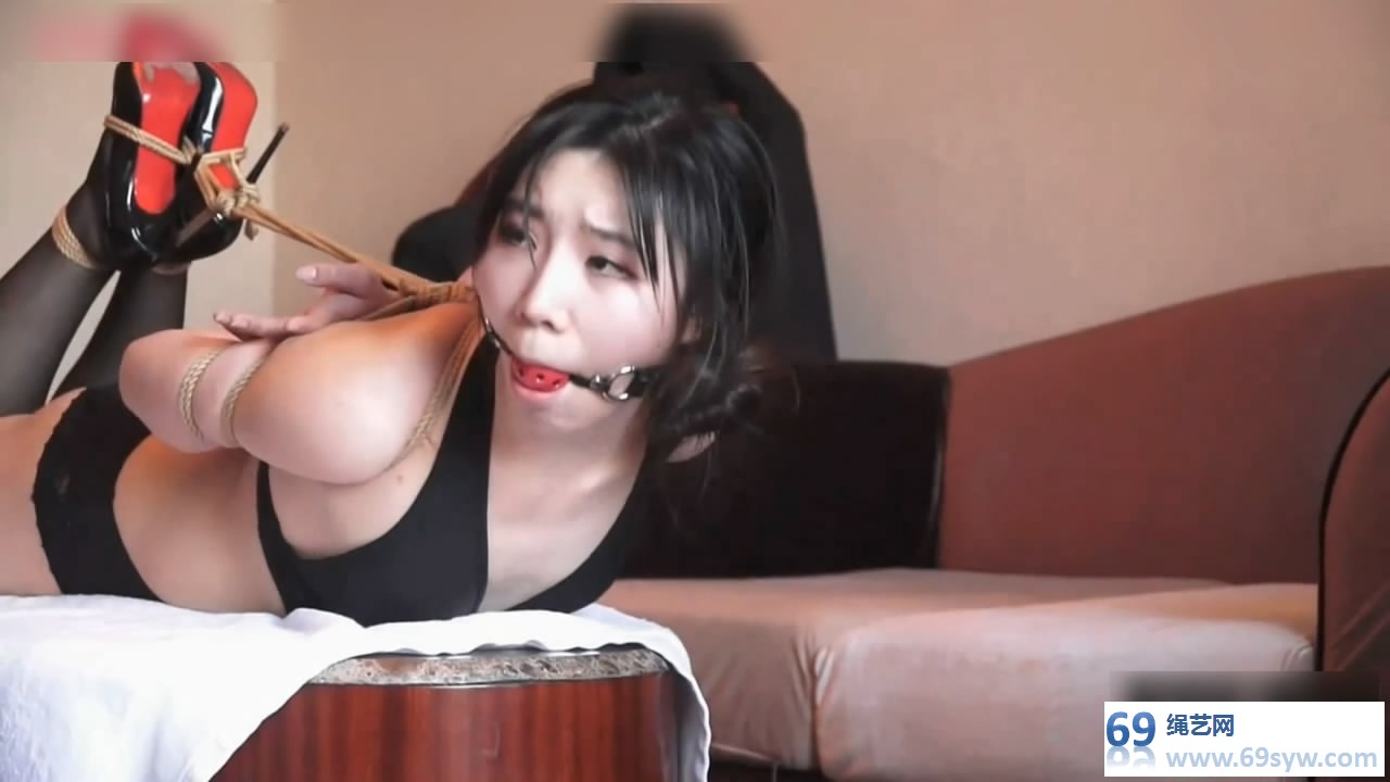 逍遥剧情 同好02 吴晗 林丹丹 藏衣柜里的奴隶/31分钟 逍遥剧情 同好02 吴晗 林丹丹 藏衣柜里的奴隶/31分钟