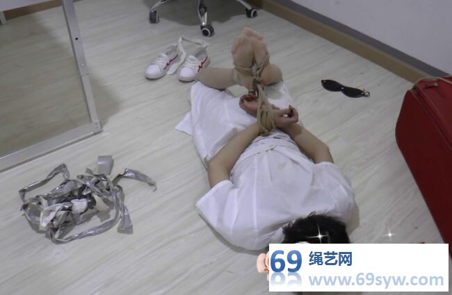  美束映画定拍【诊所惊魂 下集】美女装袋，装箱/30分钟