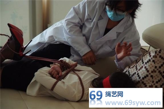  逍遥剧情 邢嘉妮 美女记者与变态医生的故事（上）26分钟