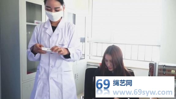 逍遥收藏家的复仇01,混血美盗佟娅,绑架女大夫董倩街上行走27分钟 逍遥收藏家的复仇01,混血美盗佟娅,绑架女大夫董倩街上行走27分钟