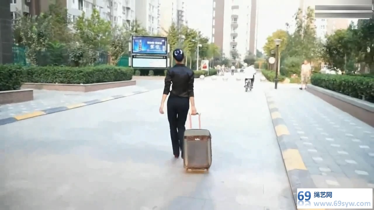 缚美礼品商店第一季第一集:人贩很忙/董倩,邢嘉妮,依然/29分钟 缚美礼品商店第一季第一集:人贩很忙/董倩,邢嘉妮,依然/29分钟