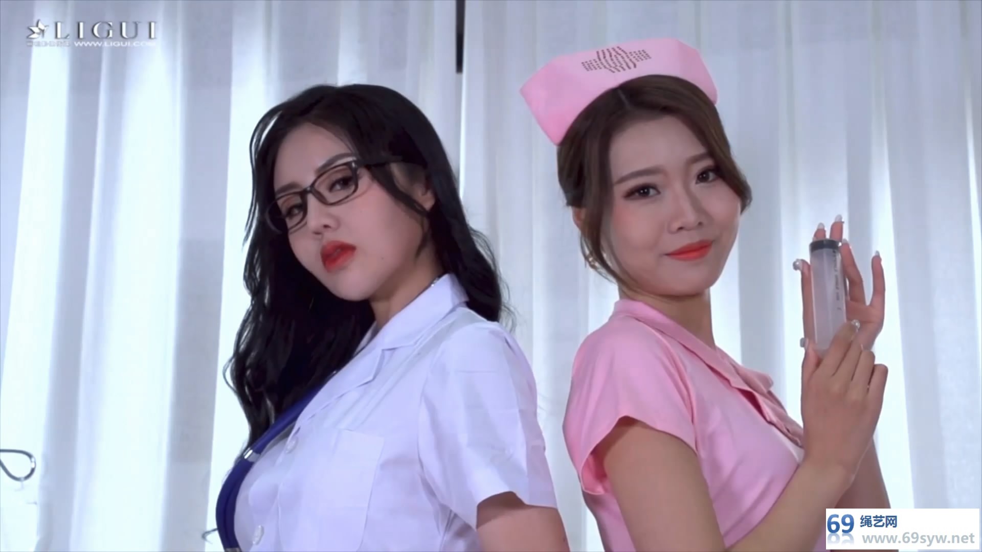   丽柜美束_护士丝情show 性感的美腿 女弩恋足/15分钟/5积分