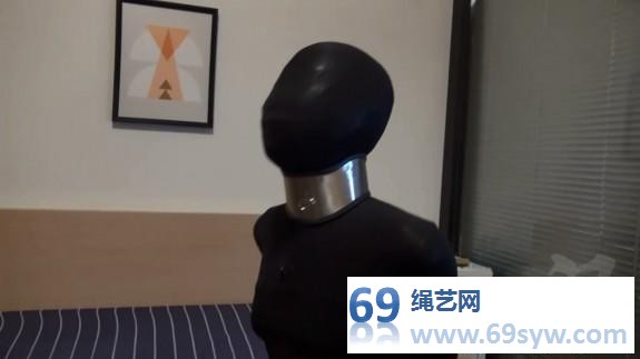 【防化女团】闪闪 新成员被玩弄 保鲜膜胶带乳胶头套多层窒息/38分钟