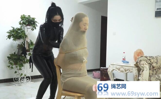  逍遥剧情 入室抢劫02-蒙面女贼遭面具男黑吃黑：吴晗、董嘉怡/30分钟视频下载