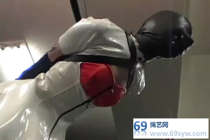 team mikey 胶衣女弩示众拘束（一视角）/39分钟