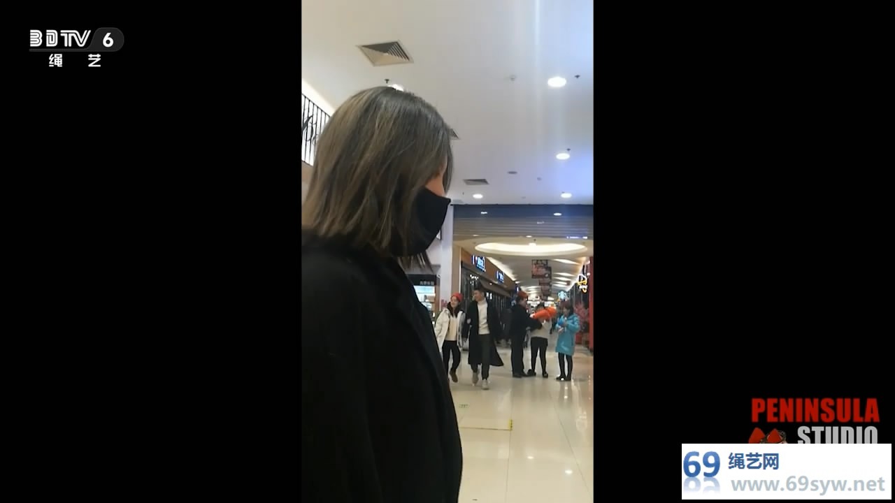  半岛束艺台_海语冬季户外紧缚 第二集 被紧缚着戴着口塞逛超市/37分钟