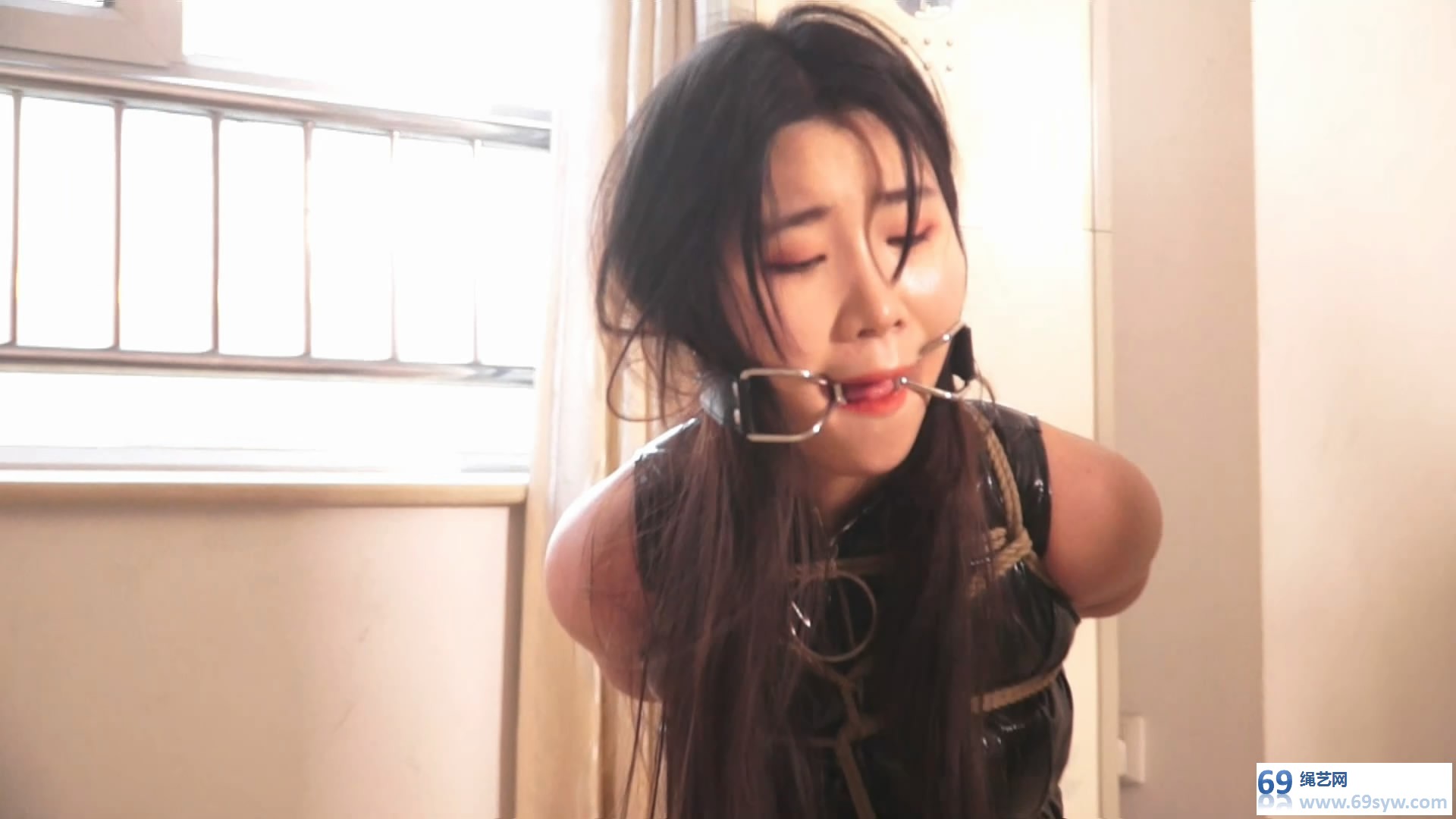 压缩包 逍遥定制_吴晗紧缚集锦 紧缚精品严厉捆绑 /61分钟