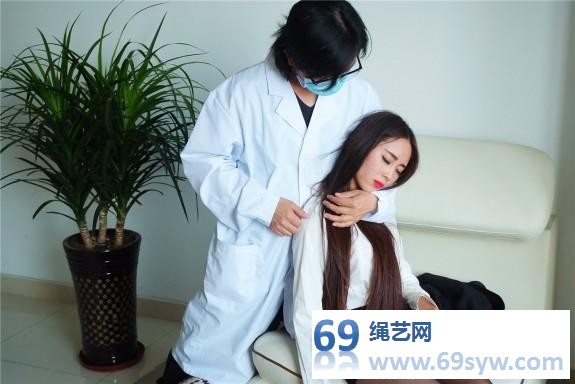  逍遥剧情 邢嘉妮 美女记者与变态医生的故事（上）26分钟