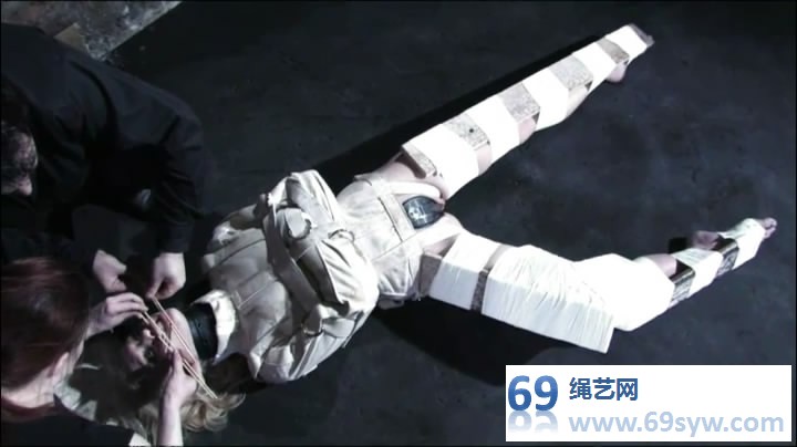  CLASSIC SHOOT WITH CYD BLACK 贞操带 胶衣 四肢夹板固定/19分钟