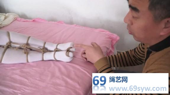 逍遥-改造小猫奴01 绑架白丝旗袍美女佟娅当宠物!五花盘腿缚/21分钟 逍遥-改造小猫奴01 绑架白丝旗袍美女佟娅当宠物!五花盘腿缚/21分钟