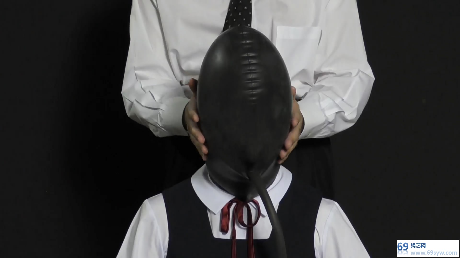 继父的恋物癖 本当はやってはいけない親子拷問/72分钟 继父的恋物癖 本当はやってはいけない親子拷問/72分钟