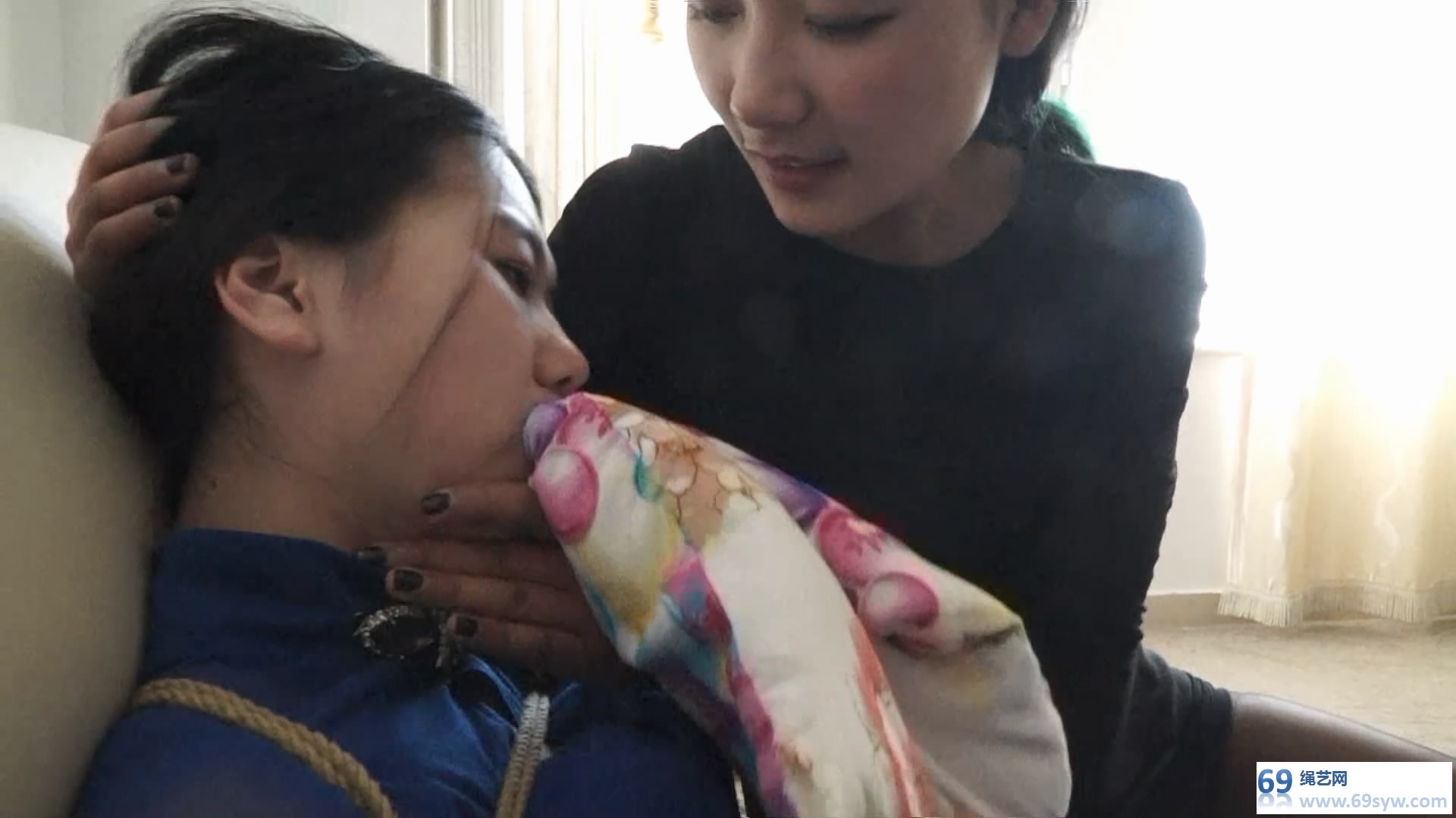 逍遥剧情 三个美女的恋物游戏 邢嘉妮 董倩/21分钟 逍遥剧情 三个美女的恋物游戏 邢嘉妮 董倩/21分钟