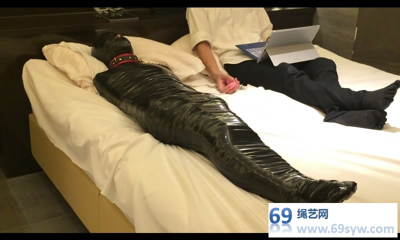  アリス風メイド服にピンクの縄で緊縛木乃伊（上)/17分钟