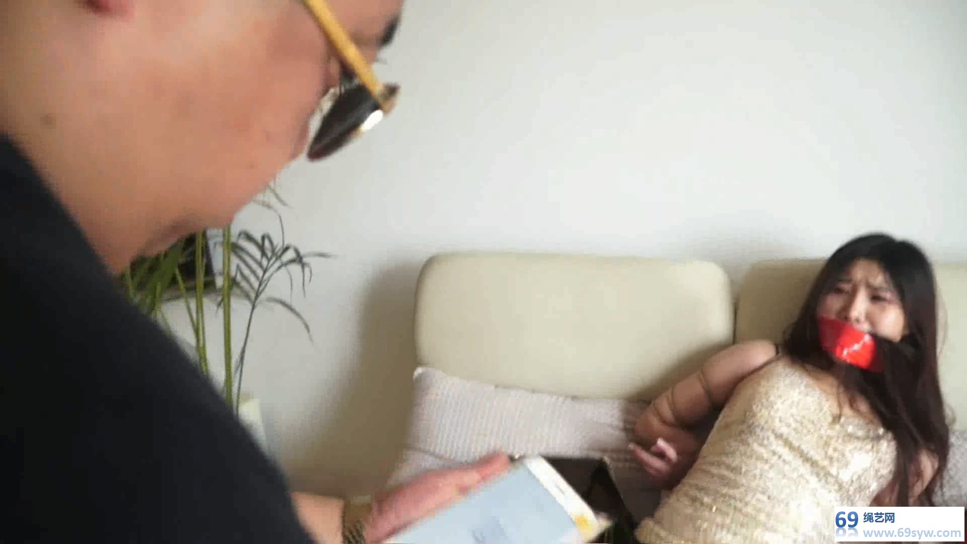  逍遥剧情 _租房劫案 下集 剧情 吴晗/29分钟视频下载