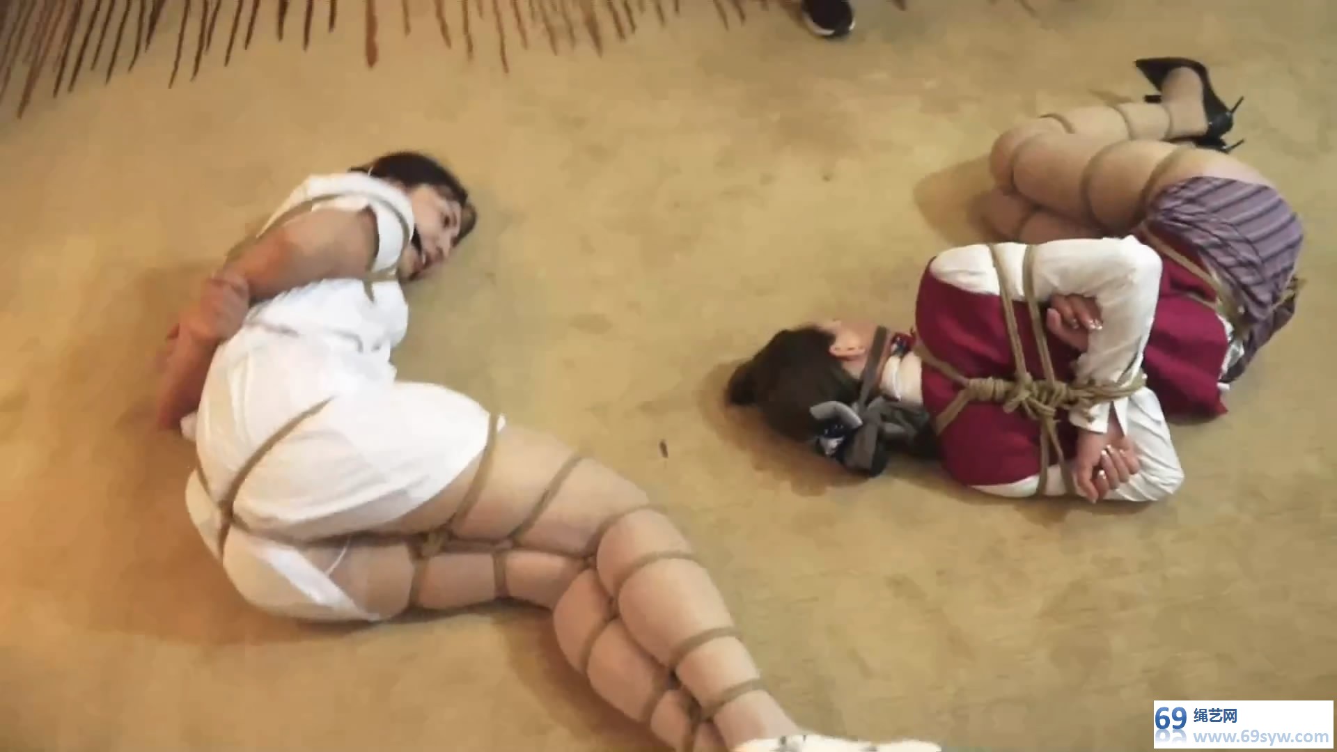 逍遥剧情_贩卖2 挟持剧情绳艺剧 四M同缚，制服内衣/25分钟
