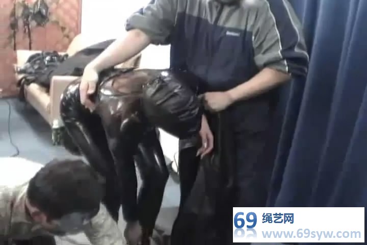 team mikey 胶衣女弩示众拘束（一视角）/39分钟