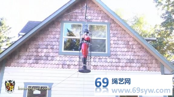  家具站 把老婆穿胶衣拘束起来装在笼子里 再藏到客厅地下/18分钟