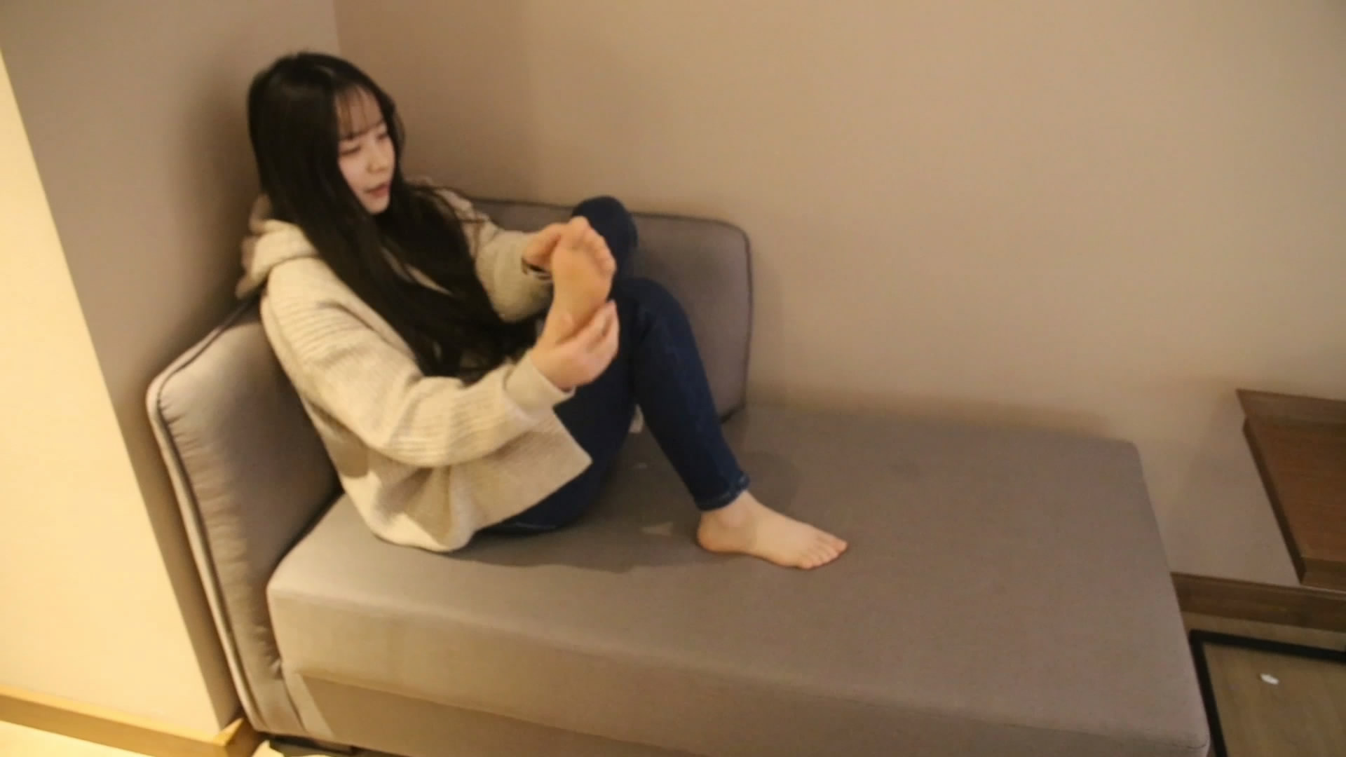 优缚社_箱中少女悠悠的隶娘之路 上 驷马放置 真实挣扎/18分钟