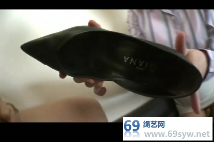 丝袜女王片 女女 kkk-023，四位女上司折磨女下属 /71分钟
