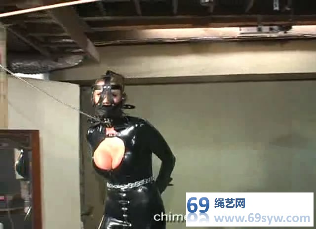 乳胶母马的自我奴役 Latex Pony Girl/16分钟 乳胶母马的自我奴役 Latex Pony Girl/16分钟