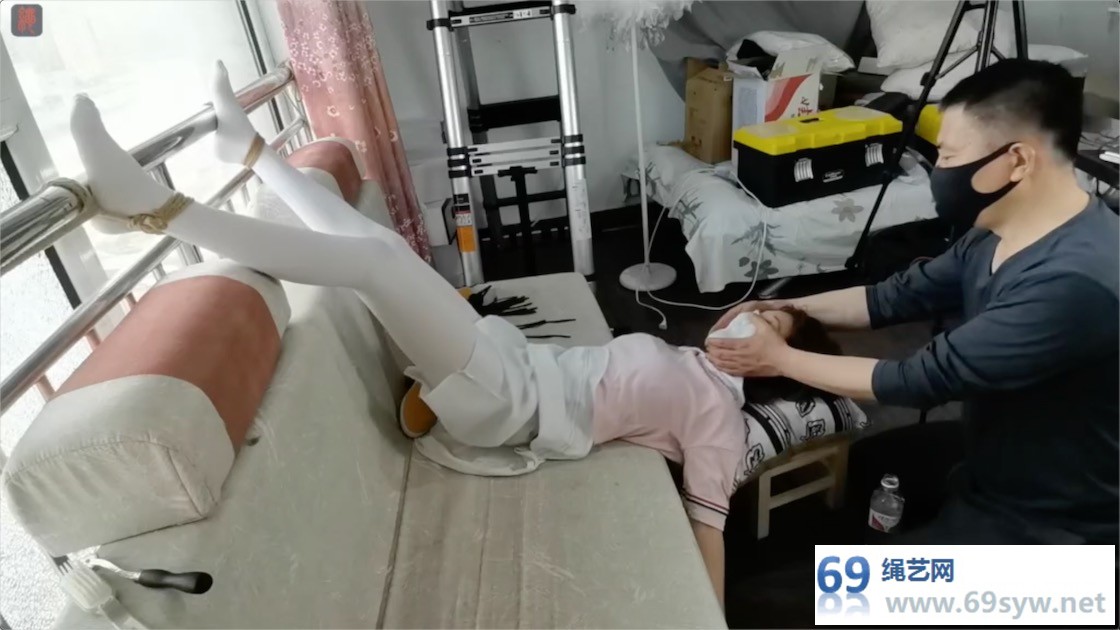 绳之韵_美女点点 倒吊的白丝小细腿 水刑/21分钟