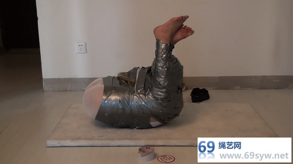 网盘 暗瞳 只能用管子呼吸的箱中女弩，高叉体操服全包呼吸制御/19分钟