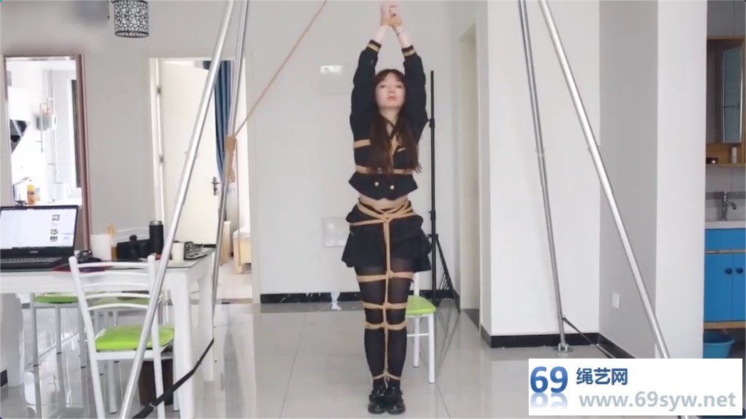 心悦艺束_筱筱人柱型紧缚TK/35分钟