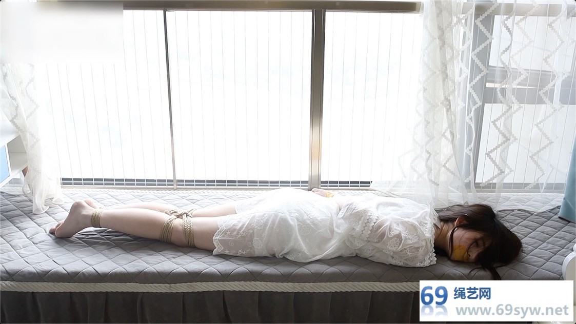 心悦艺束_仙女筱筱遇劫匪 胶带缚不结实？那就绑起来！/17分钟