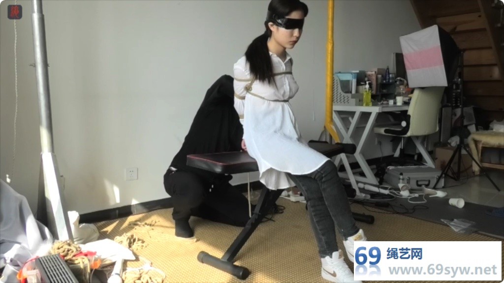 绳之韵 敬业的女销售小凡：激凸夹击！/52分钟