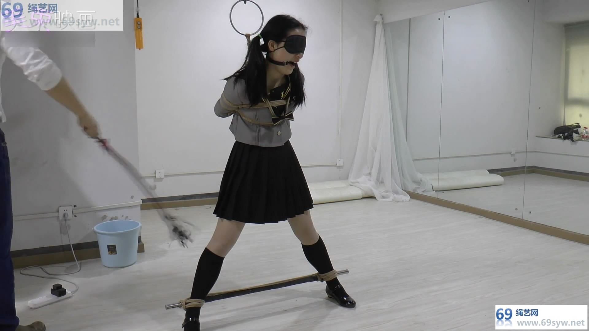 网盘 美束映画_00后嫩模初试绳艺/24分钟