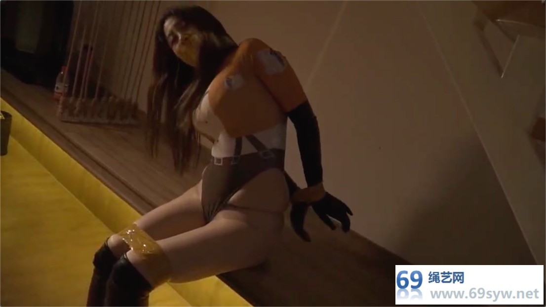 维黎美束】紧身衣长靴美女收到的胶带礼物/16分钟