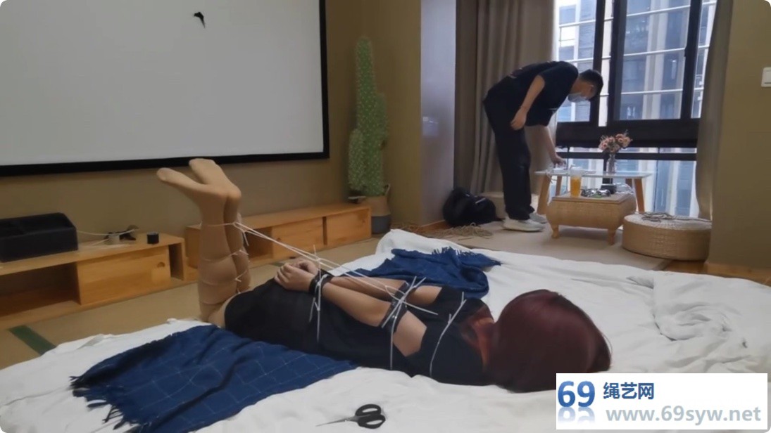 奥特曼也很酷_新妹子钉钉 紧缚实验 三种材质挑战篇/57分钟