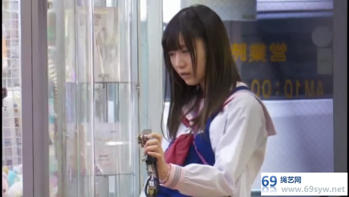  高颜值女学生兼职 内置强制贞操带上锁，人群中的羞耻play/21分钟