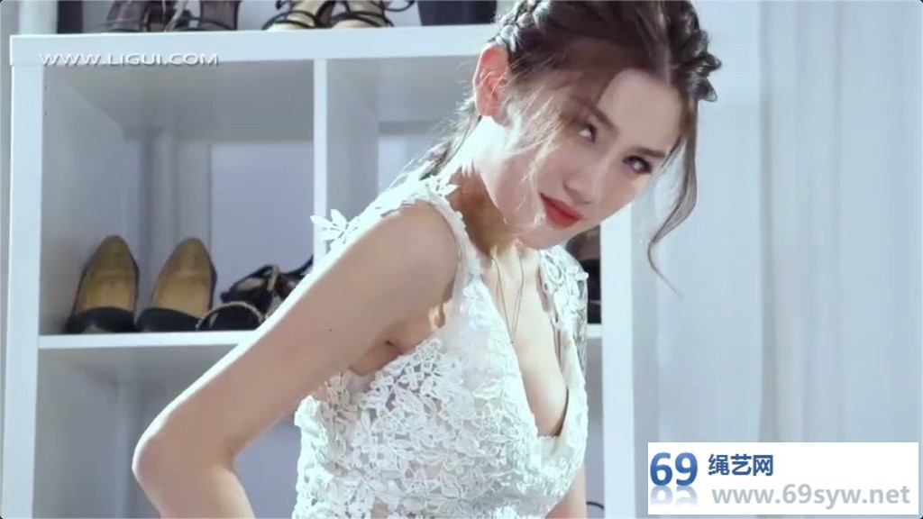 丽柜美束_紧缚丽莲 甜甜 白丝胶带自缚/10分钟