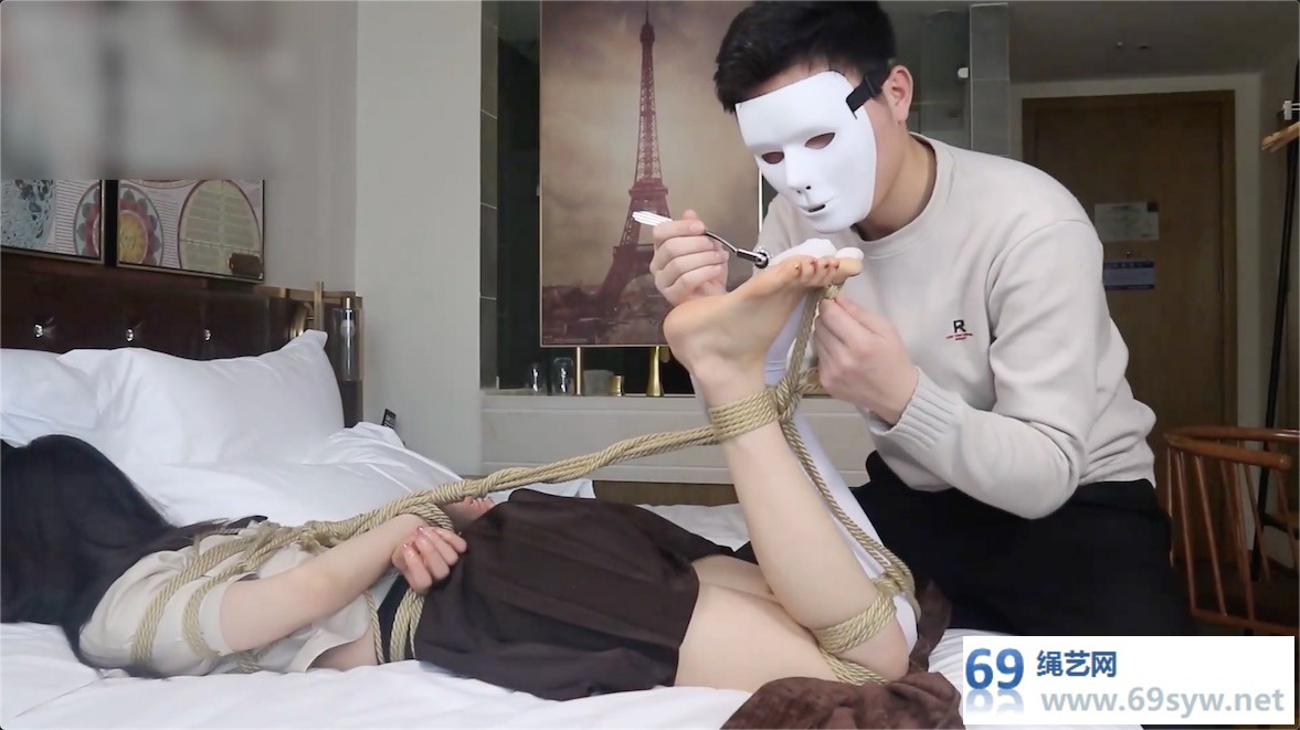 78号束艺 长腿妹子晓雅的JK驷马裸足+白丝TK/88分钟