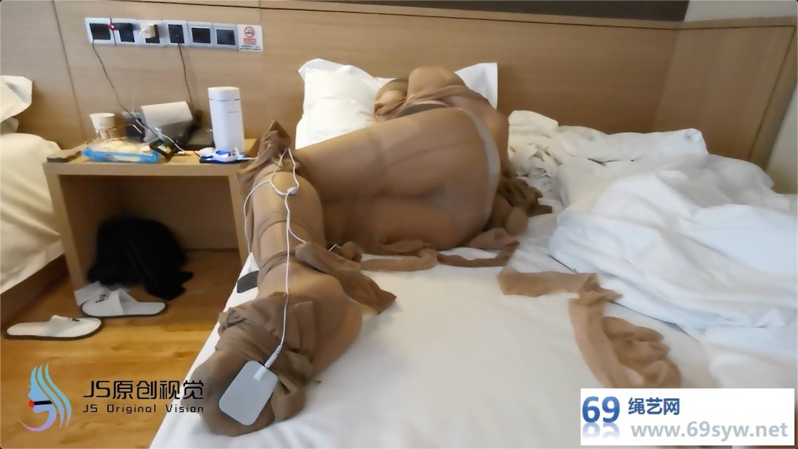【JS】把美女浸入丝袜的海洋，丝袜全包再电击/34分钟