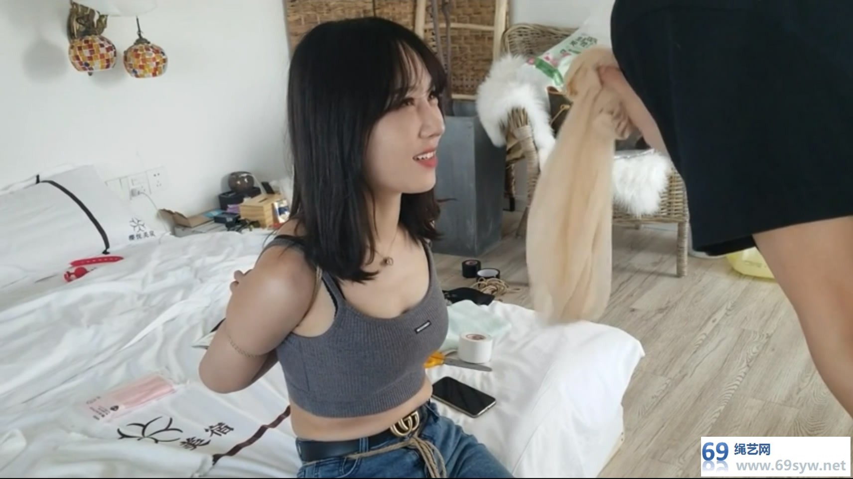  奥特曼也很酷_big胸美女堵嘴记/51分钟