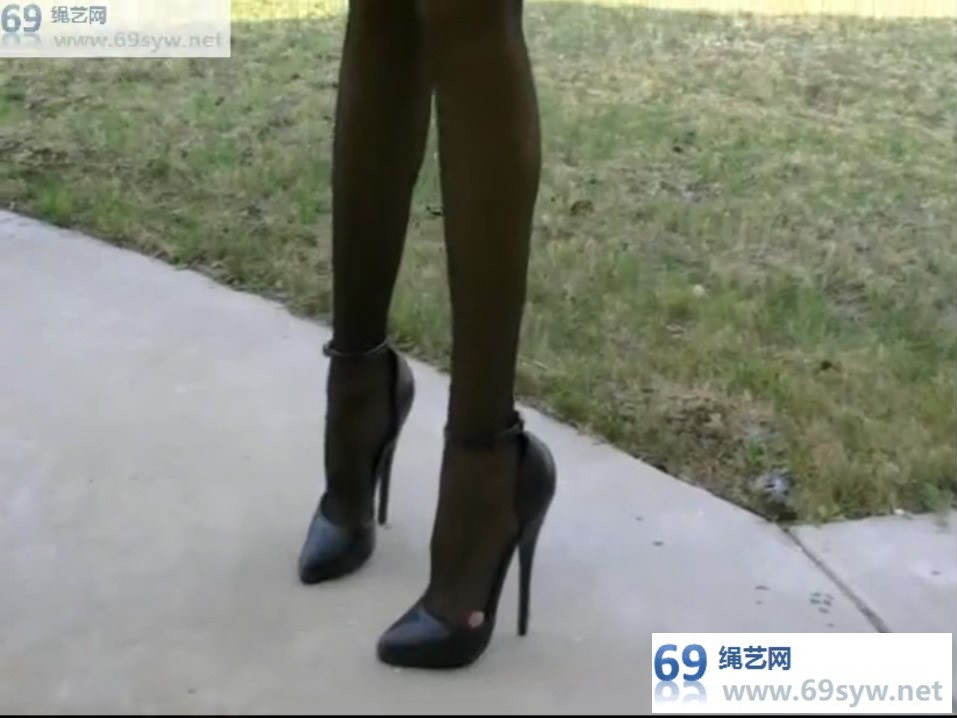   Ashley Renee 黑色礼服高跟鞋后高手/3分钟/2积分