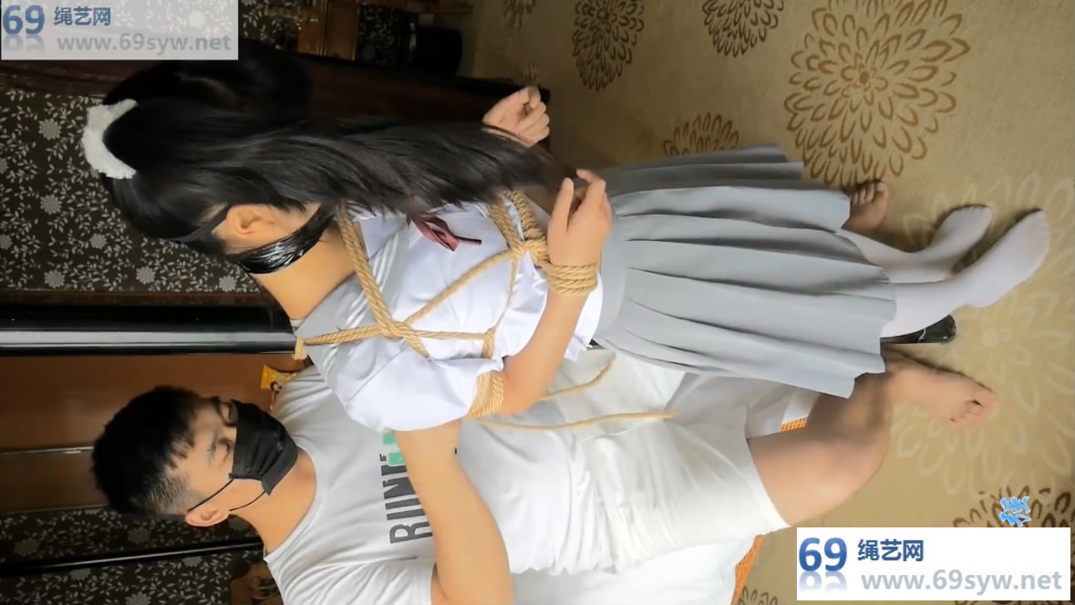 JK服下的绳子，白丝小羽 输了游戏可是要被吊起来的哦 /57分钟