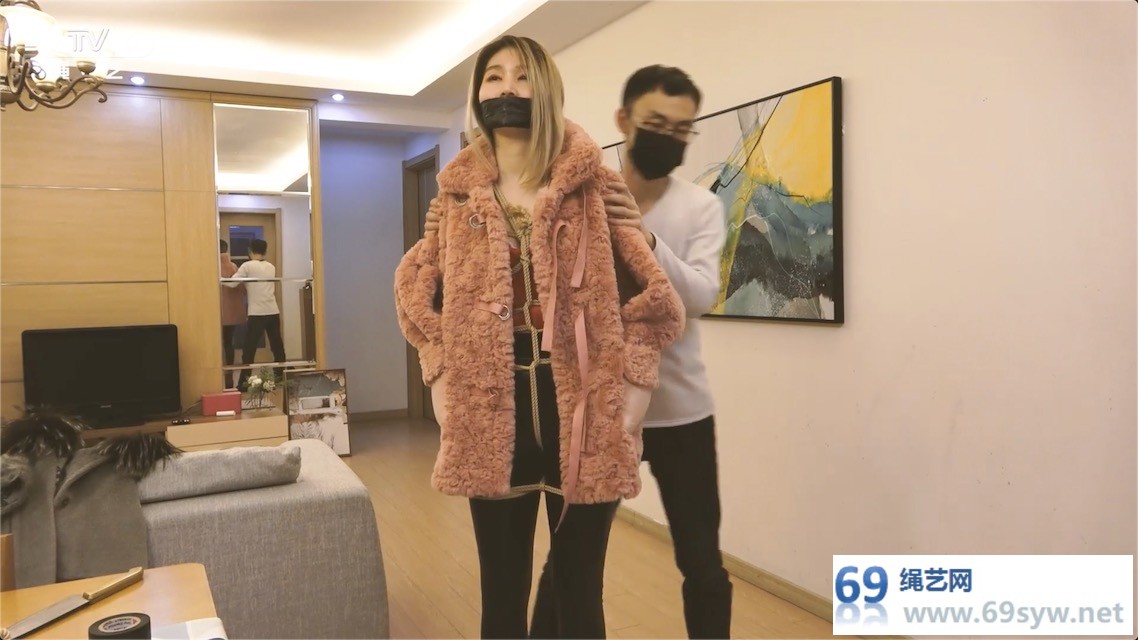 半岛束艺台_外出羞耻 鹿野内衣紧缚捆绑堵嘴出街 人来人往/29分钟 半岛束艺台_外出羞耻 鹿野内衣紧缚捆绑堵嘴出街 人来人往/29分钟