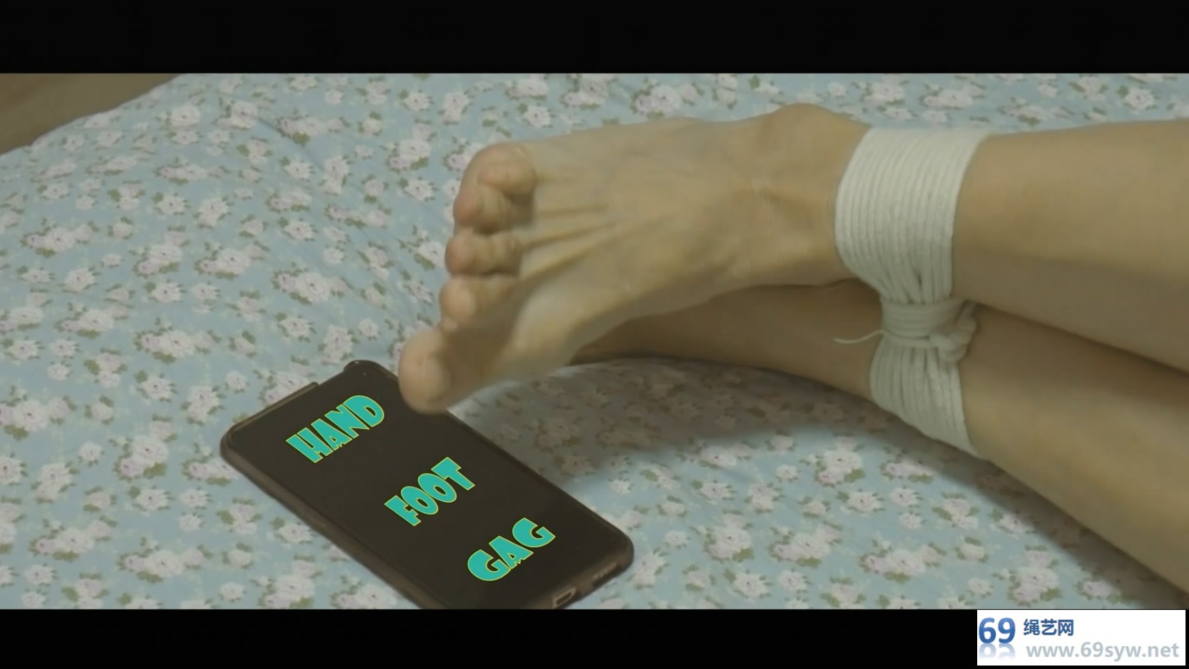 网盘 半岛束艺台_自缚APP第二季：这个软件有BUG/19分钟